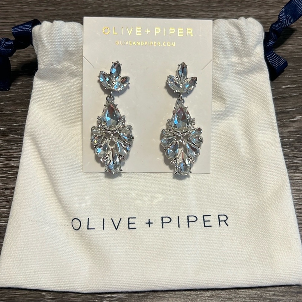 NEVER WORN! olive + piper “Dakota Drops” silver earrings